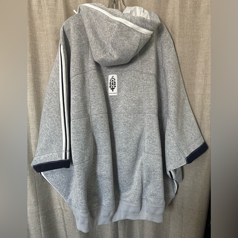 FREE PEOPLE Salt Air Cocoon Hoodie. M/L
Excellent Used Condition - Picture 3 of 7